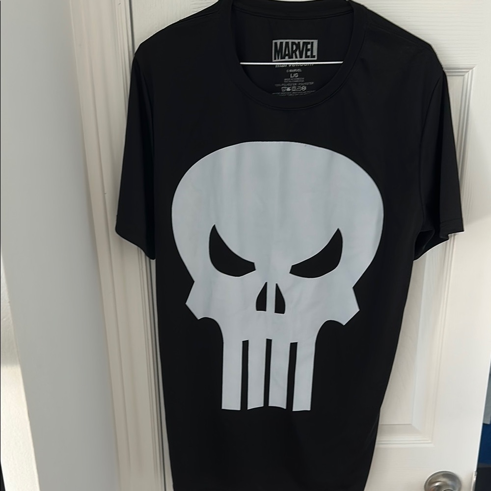 Marvel Black T-Shirt - Punisher - Size L